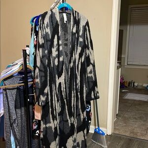 MarlaWynne Black and Gray Patterned Cardigan